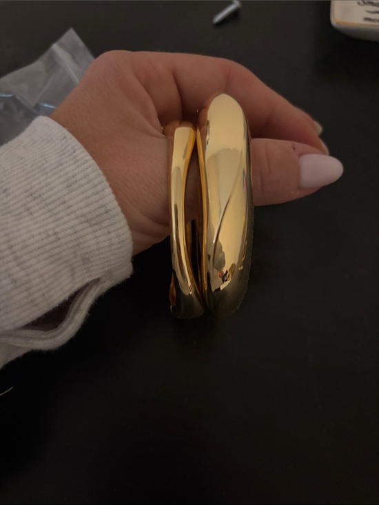 Jewelry - Gold Tone Women's Sculpted Hoop Bangle Bracelet - Brand Not Specified